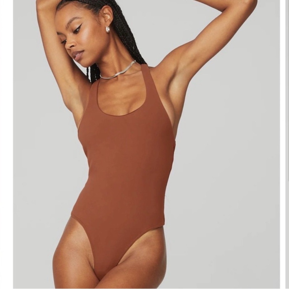 ALO Yoga Rust Brown Scoop bodysuit M NWT